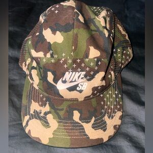 RARE Nike SB camo camp hat
